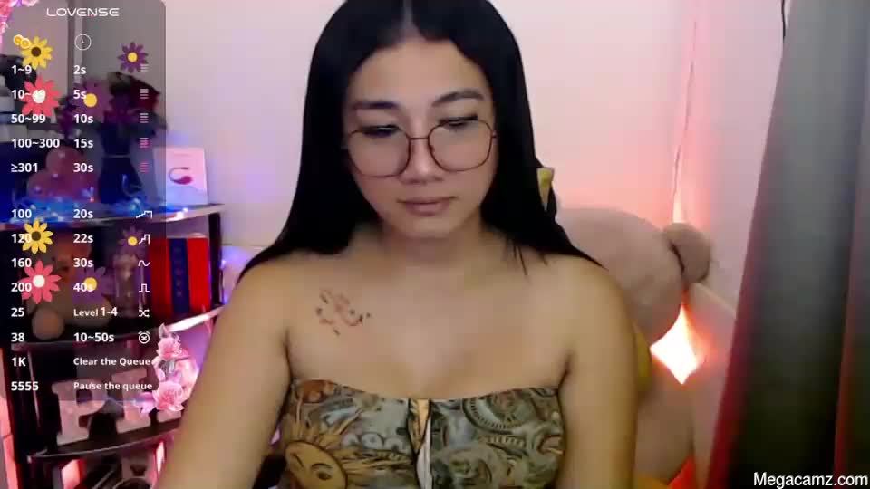 Pia_worthsback