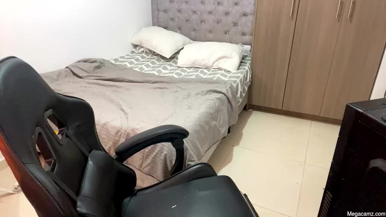 Laura_d23