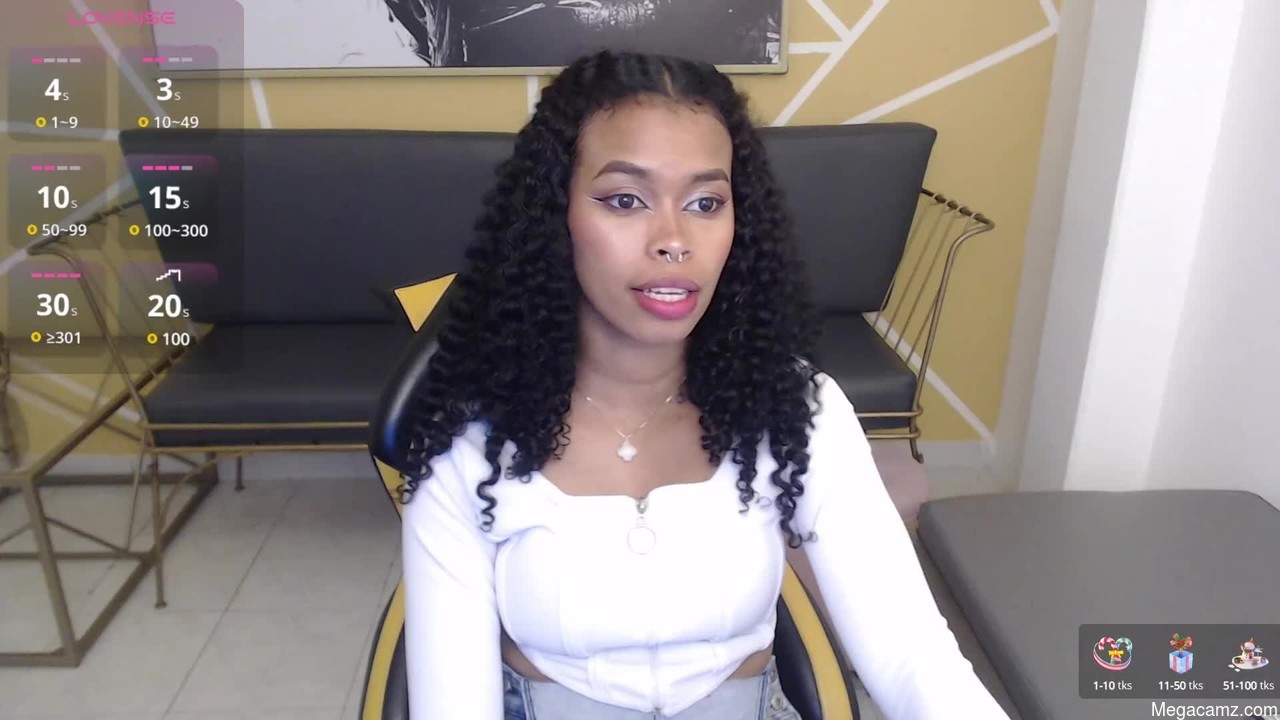 Shenna_brunette_