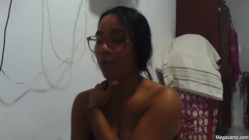 Aly826805
