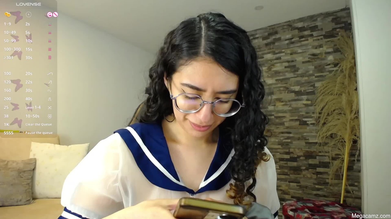 Kitty_curly