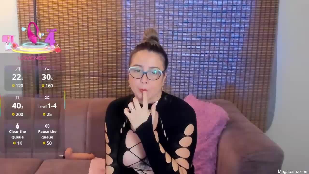 Ariana_cross_