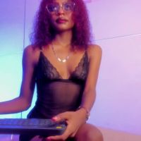 Hillary_banks__