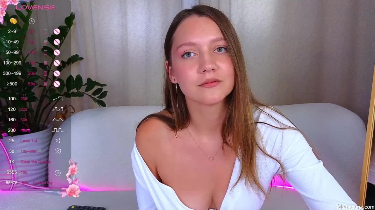 Alice_charmy