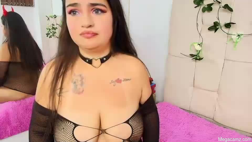 Miahott303av